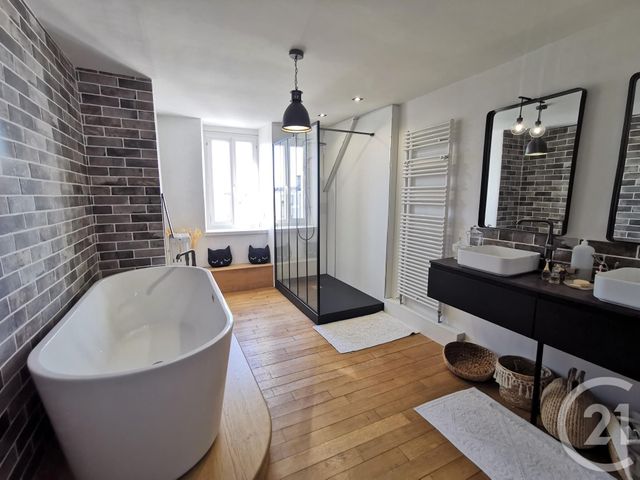 Appartement F5 à vendre - 5 pièces - 181.85 m2 - LIMOGES - 87 - LIMOUSIN - Century 21 Victor Hugo Appartement F5 à vendre - 5 pièces - 181.85 m2 - LIMOGES - 87 - LIMOUSIN - Century 21 Victor Hugo