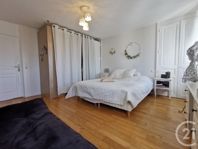 Appartement F5 à vendre - 5 pièces - 181.85 m2 - LIMOGES - 87 - LIMOUSIN - Century 21 Victor Hugo Appartement F5 à vendre - 5 pièces - 181.85 m2 - LIMOGES - 87 - LIMOUSIN - Century 21 Victor Hugo