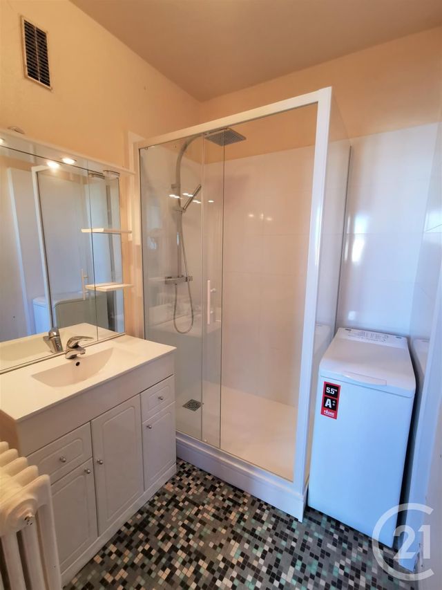 Appartement F2 à vendre - 2 pièces - 44.27 m2 - LIMOGES - 87 - LIMOUSIN - Century 21 Victor Hugo Appartement F2 à vendre - 2 pièces - 44.27 m2 - LIMOGES - 87 - LIMOUSIN - Century 21 Victor Hugo