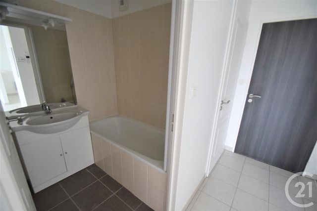 Afficher la photo en grand Appartement F2 à vendre - 2 pièces - 42.25 m2 - LIMOGES - 87 - LIMOUSIN - Century 21 Victor Hugo