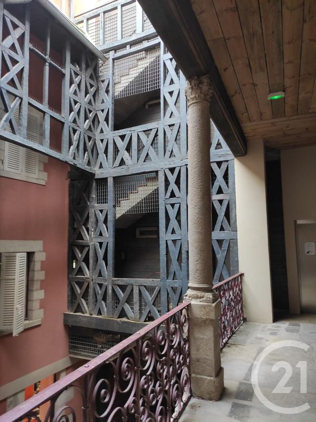 Appartement F2 à louer - 2 pièces - 56.87 m2 - LIMOGES - 87 - LIMOUSIN - Century 21 Victor Hugo Appartement F2 à louer - 2 pièces - 56.87 m2 - LIMOGES - 87 - LIMOUSIN - Century 21 Victor Hugo