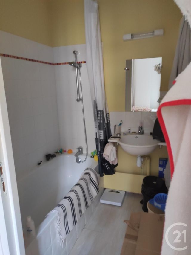 Appartement F2 à louer - 2 pièces - 56.87 m2 - LIMOGES - 87 - LIMOUSIN - Century 21 Victor Hugo Appartement F2 à louer - 2 pièces - 56.87 m2 - LIMOGES - 87 - LIMOUSIN - Century 21 Victor Hugo