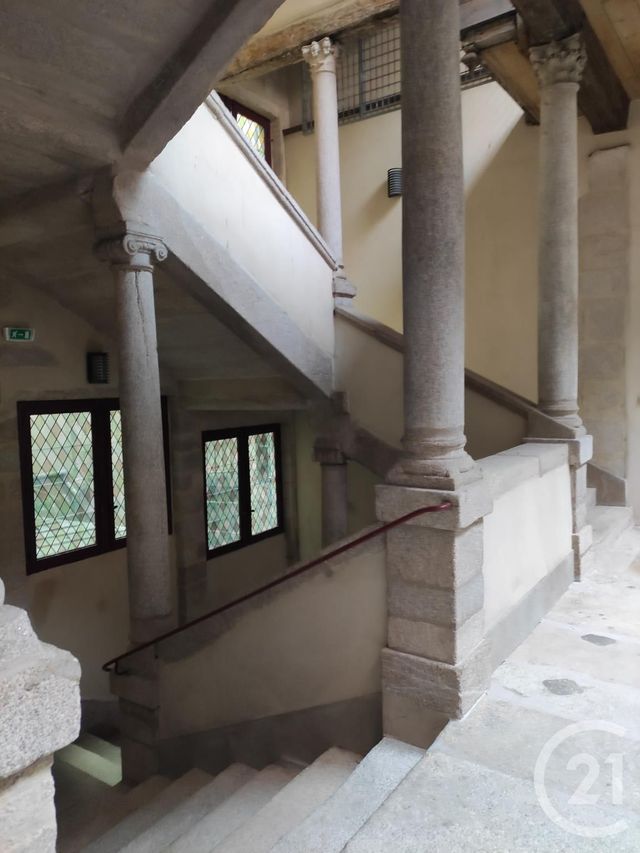 Appartement F2 à louer - 2 pièces - 56.87 m2 - LIMOGES - 87 - LIMOUSIN - Century 21 Victor Hugo Appartement F2 à louer - 2 pièces - 56.87 m2 - LIMOGES - 87 - LIMOUSIN - Century 21 Victor Hugo