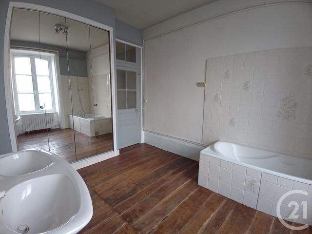 Appartement F4 à louer - 4 pièces - 111.47 m2 - LIMOGES - 87 - LIMOUSIN - Century 21 Victor Hugo Appartement F4 à louer - 4 pièces - 111.47 m2 - LIMOGES - 87 - LIMOUSIN - Century 21 Victor Hugo