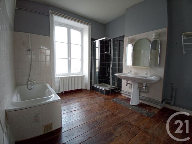 Appartement F4 à louer - 4 pièces - 111.47 m2 - LIMOGES - 87 - LIMOUSIN - Century 21 Victor Hugo Appartement F4 à louer - 4 pièces - 111.47 m2 - LIMOGES - 87 - LIMOUSIN - Century 21 Victor Hugo