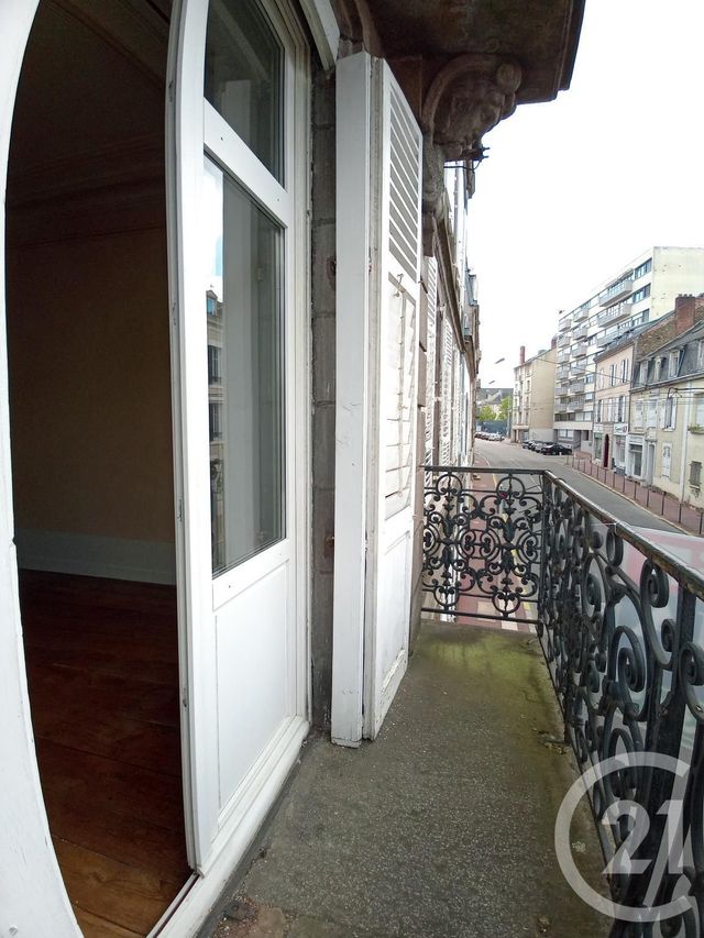 Appartement F4 à louer - 4 pièces - 111.47 m2 - LIMOGES - 87 - LIMOUSIN - Century 21 Victor Hugo Appartement F4 à louer - 4 pièces - 111.47 m2 - LIMOGES - 87 - LIMOUSIN - Century 21 Victor Hugo