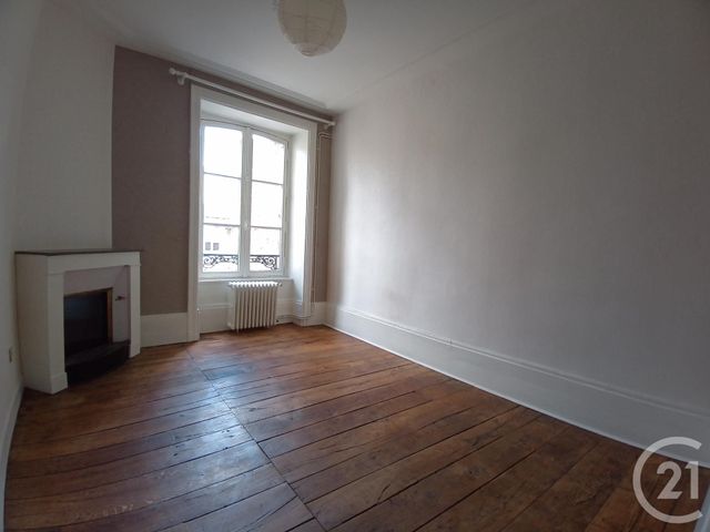 Appartement F4 à louer - 4 pièces - 111.47 m2 - LIMOGES - 87 - LIMOUSIN - Century 21 Victor Hugo Appartement F4 à louer - 4 pièces - 111.47 m2 - LIMOGES - 87 - LIMOUSIN - Century 21 Victor Hugo