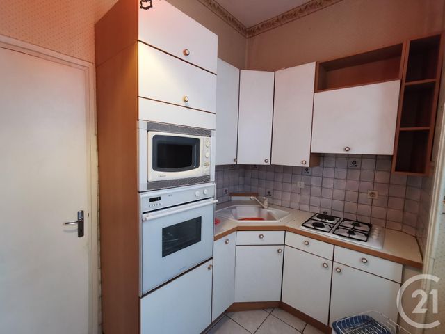 Appartement F4 à vendre - 4 pièces - 100.28 m2 - LIMOGES - 87 - LIMOUSIN - Century 21 Victor Hugo Appartement F4 à vendre - 4 pièces - 100.28 m2 - LIMOGES - 87 - LIMOUSIN - Century 21 Victor Hugo