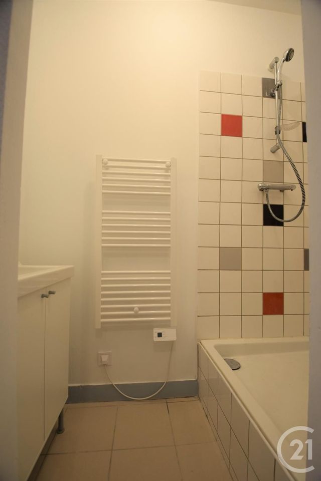 Studio à louer - 1 pièce - 18.0 m2 - LIMOGES - 87 - LIMOUSIN - Century 21 Victor Hugo Studio à louer - 1 pièce - 18.0 m2 - LIMOGES - 87 - LIMOUSIN - Century 21 Victor Hugo