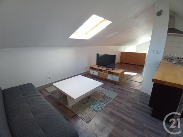 Appartement F1 à louer - 1 pièce - 15.18 m2 - LIMOGES - 87 - LIMOUSIN - Century 21 Victor Hugo Appartement F1 à louer - 1 pièce - 15.18 m2 - LIMOGES - 87 - LIMOUSIN - Century 21 Victor Hugo