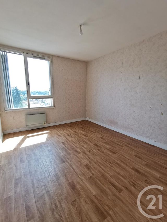 Afficher la photo en grand Appartement F2 à vendre - 2 pièces - 54.01 m2 - LIMOGES - 87 - LIMOUSIN - Century 21 Victor Hugo