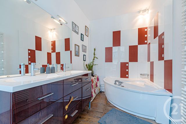 Afficher la photo en grand Appartement F5 à vendre - 5 pièces - 130.14 m2 - LIMOGES - 87 - LIMOUSIN - Century 21 Victor Hugo