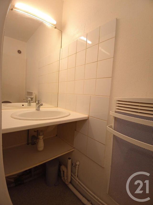 Appartement F1 à louer - 1 pièce - 27.45 m2 - LIMOGES - 87 - LIMOUSIN - Century 21 Victor Hugo