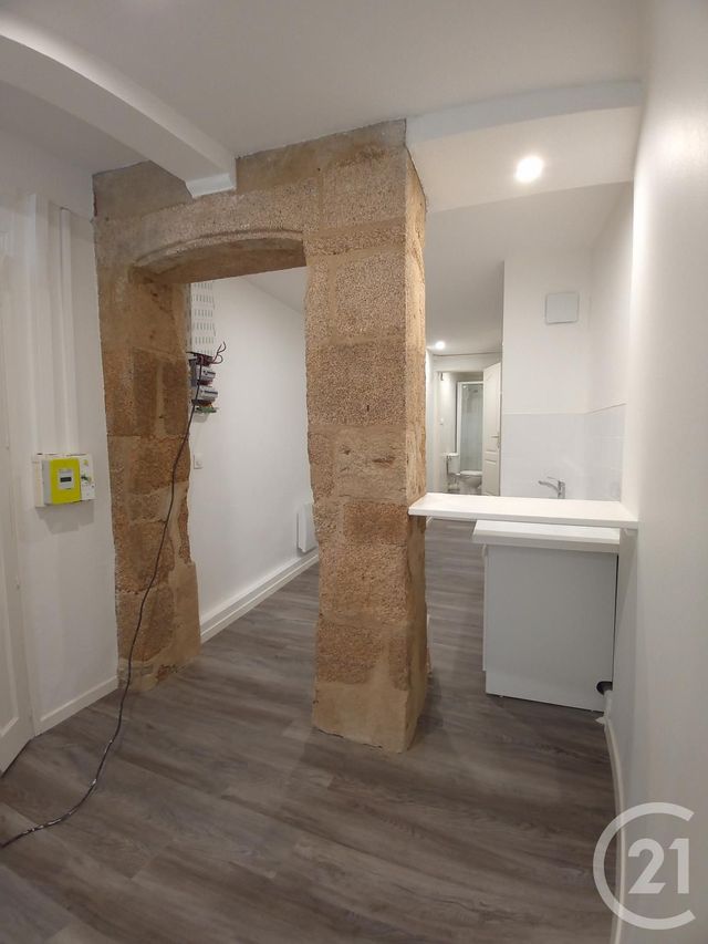 Appartement F1 à louer - 1 pièce - 26.39 m2 - LIMOGES - 87 - LIMOUSIN - Century 21 Victor Hugo